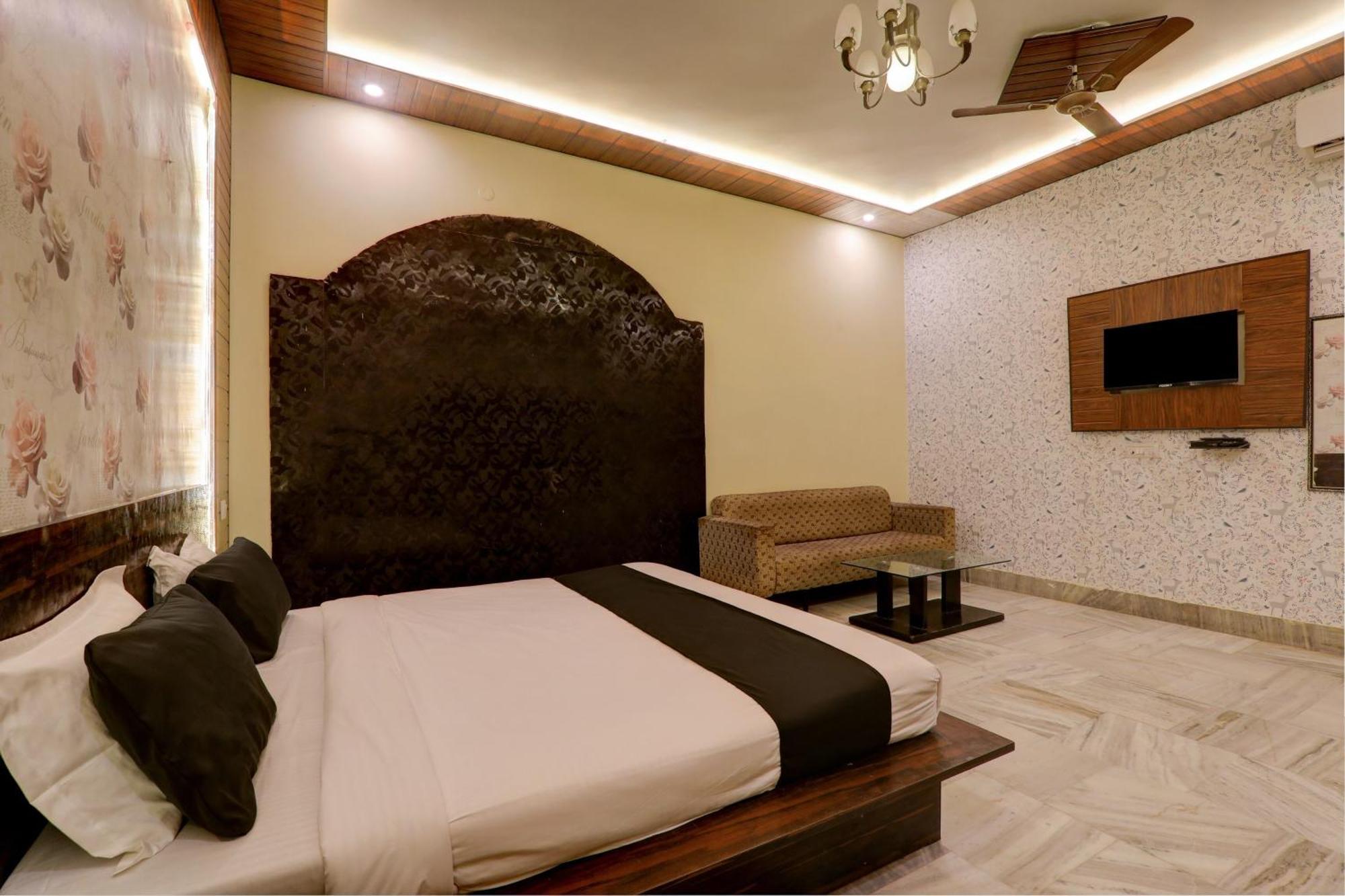 Hotel O Flagship Adbhut Moment Hotel Varanasi Ngoại thất bức ảnh