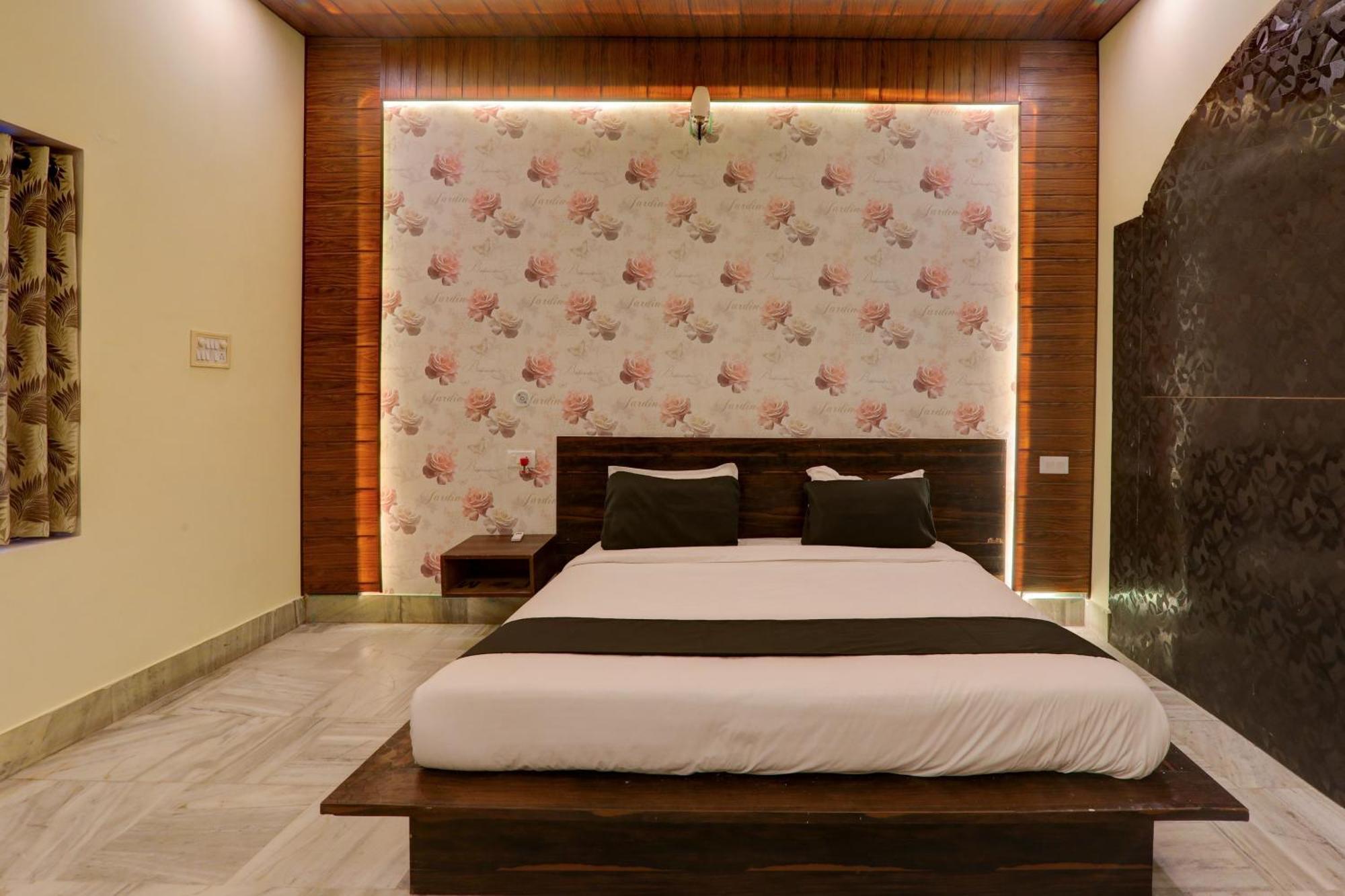 Hotel O Flagship Adbhut Moment Hotel Varanasi Ngoại thất bức ảnh